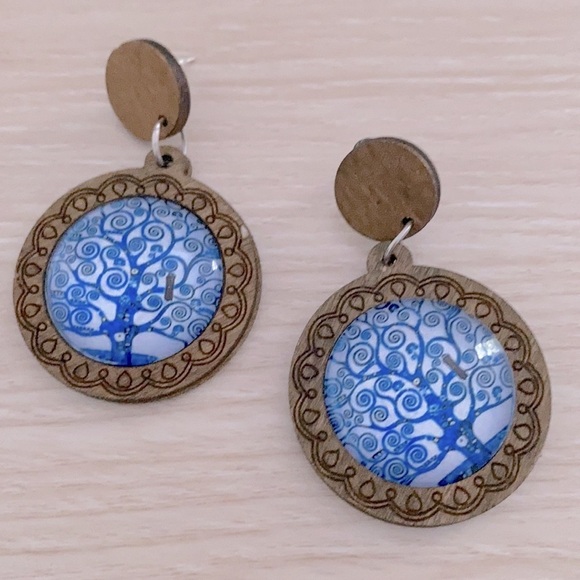 Tree of life wooden blue earrings - Picture 4 of 5